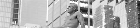 andy cohen dick pics|Andy Cohen Bares It All for National Skin Cancer Awareness。